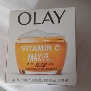 OLAY Vitamin C Max Lightweight Moisturizer - Orange Jar